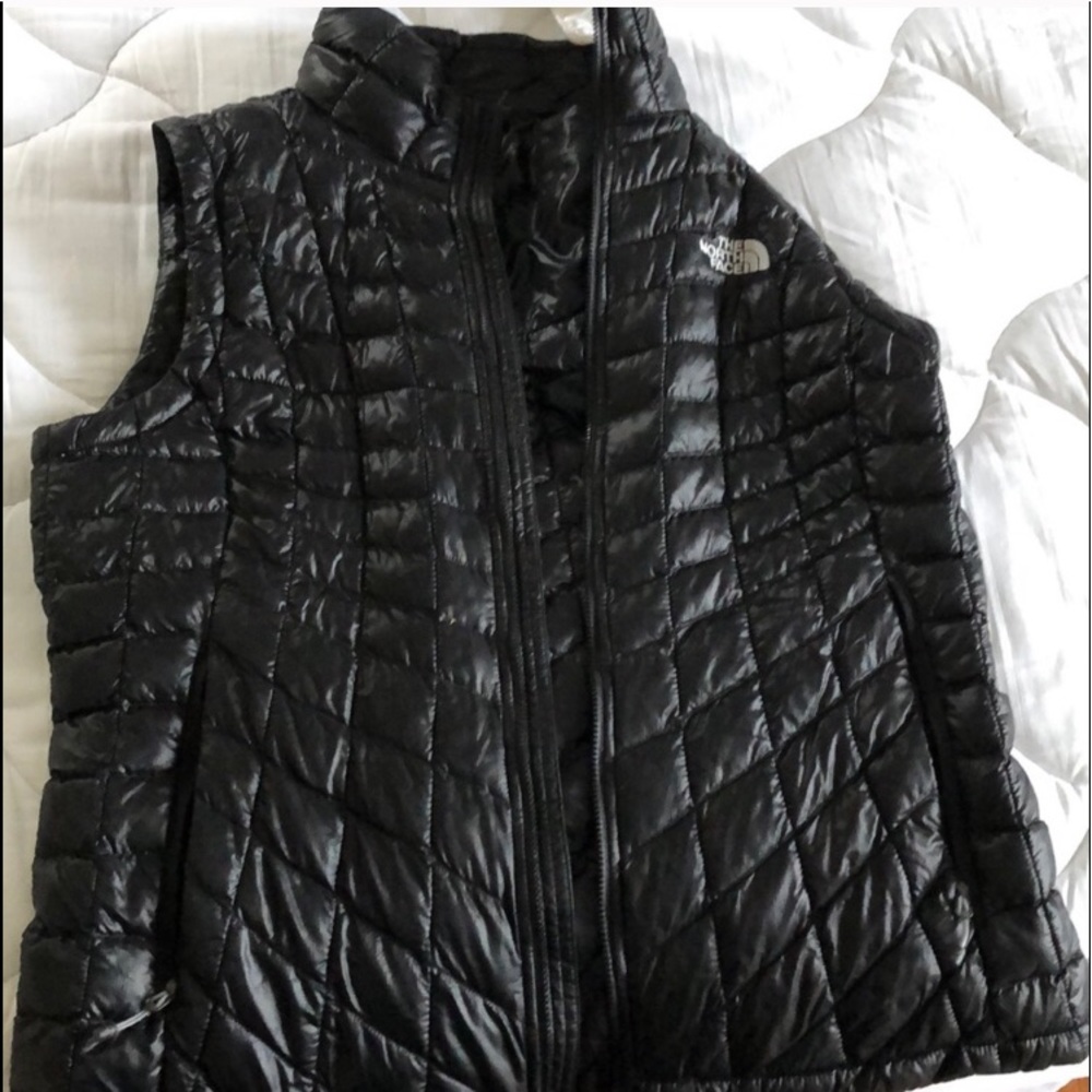 The Northface Thermoball Vest -EUC!